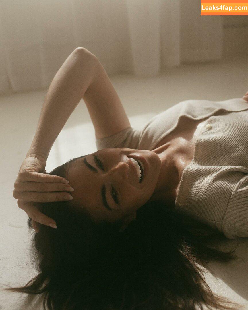 Serinda Swan / serindaswan leaked photo photo #0357