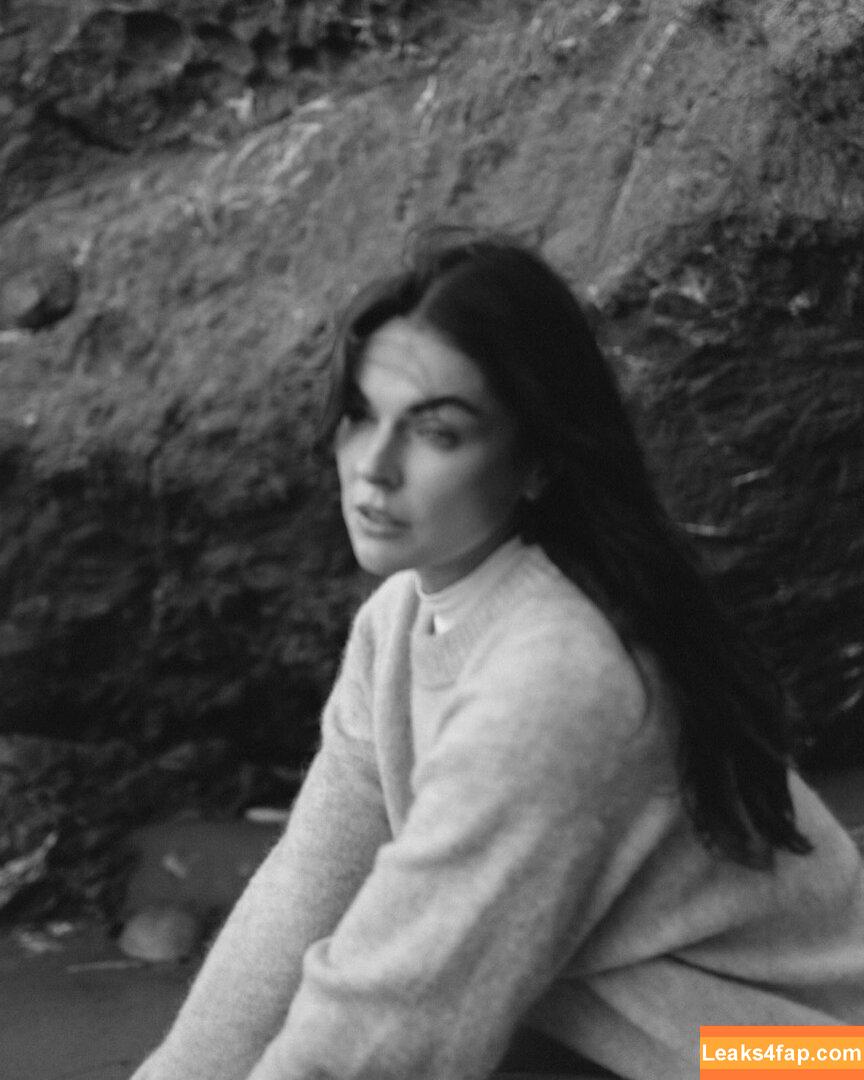 Serinda Swan / serindaswan leaked photo photo #0362