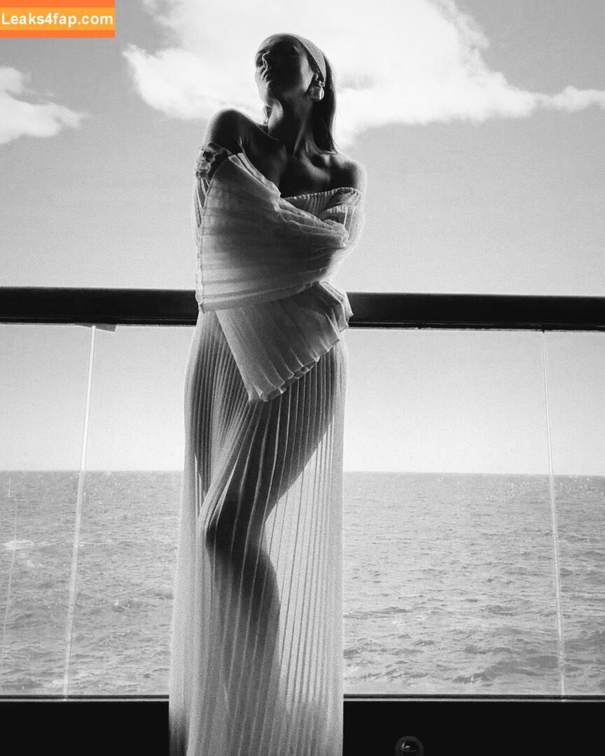 Serinda Swan / serindaswan leaked photo photo #0520