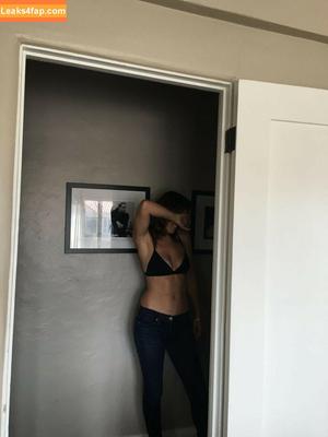 Serinda Swan photo #0012