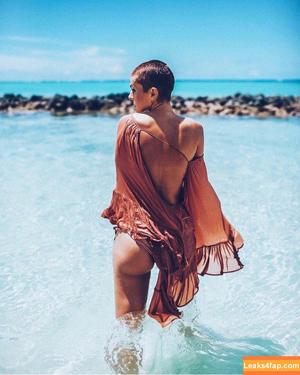 Serinda Swan photo #0030