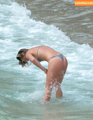 Serinda Swan photo #0039