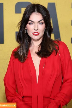 Serinda Swan photo #0047