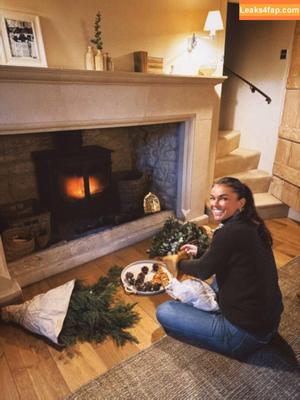 Serinda Swan фото #0557