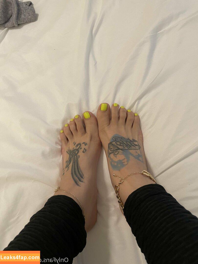 servingfet / ladyasshh_ leaked photo photo #0003
