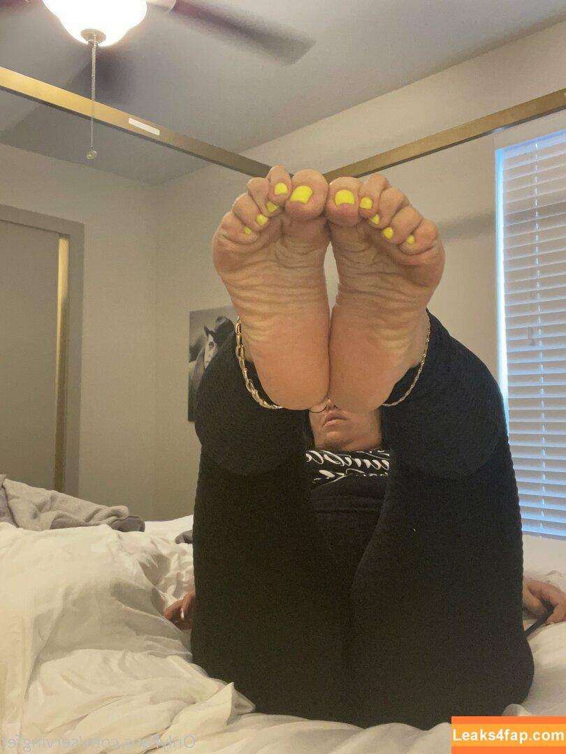 servingfet / ladyasshh_ leaked photo photo #0009