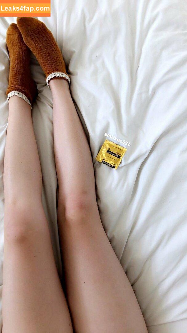 sextime420 / earlgreytea69 leaked photo photo #0044