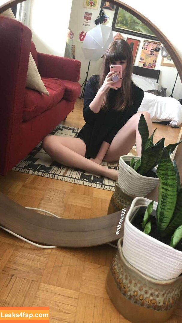 sextime420 / earlgreytea69 leaked photo photo #0054
