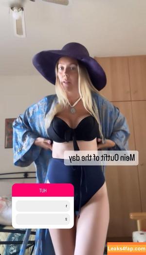 Sexy Julia photo #0100