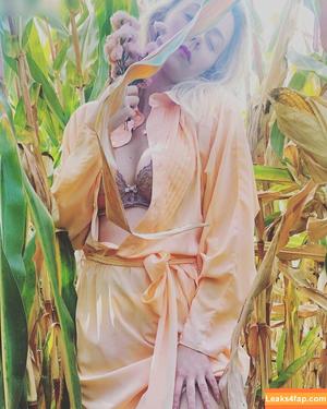 Sexy Julia photo #0167