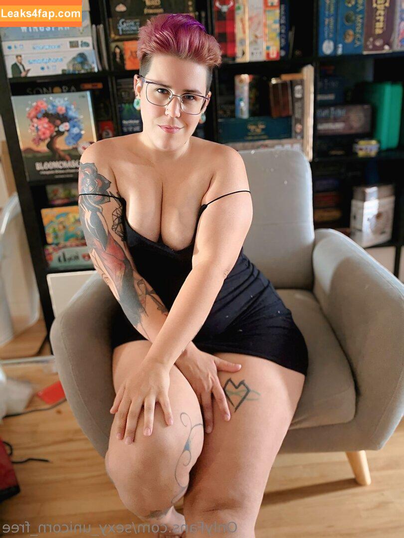 sexy_unicorn_free /  leaked photo photo #0132