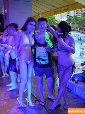 SexyCyborg photo #0260