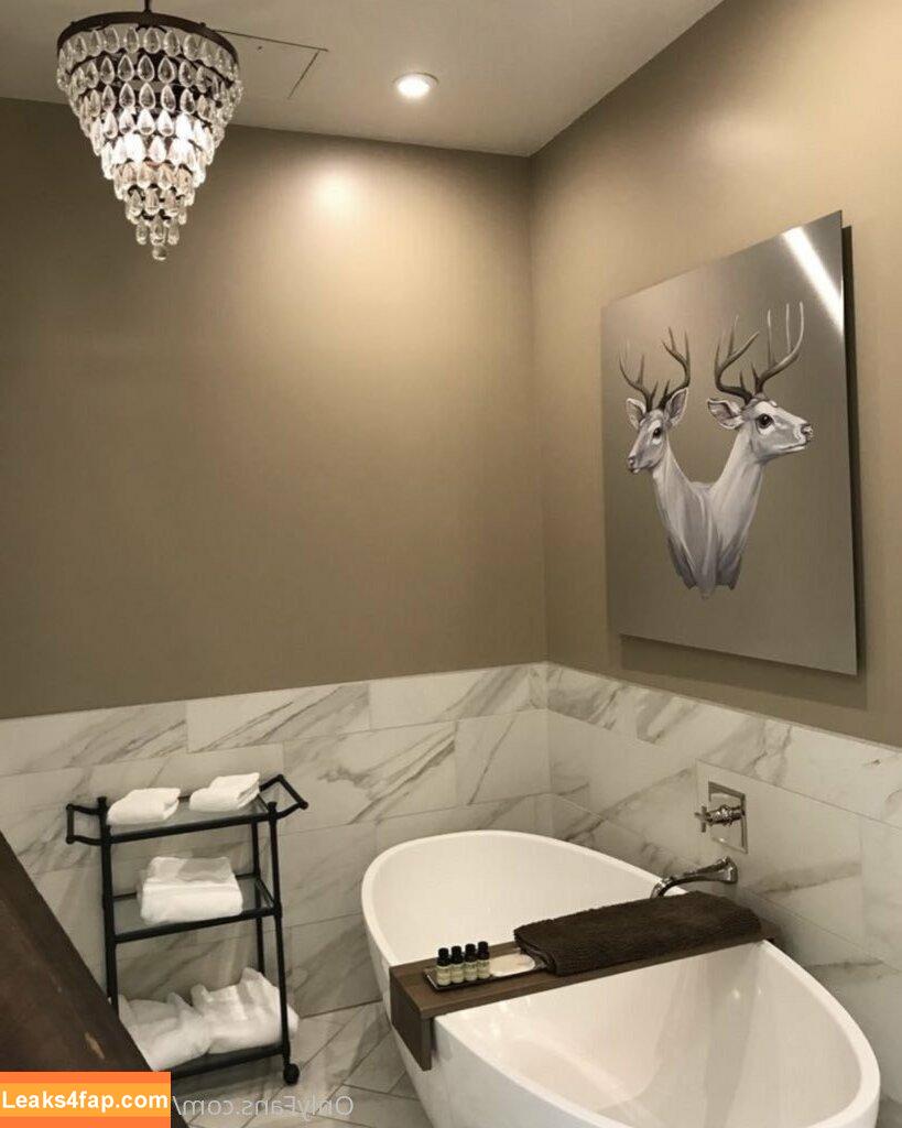 sexyredinbed / throwanitback leaked photo photo #0206