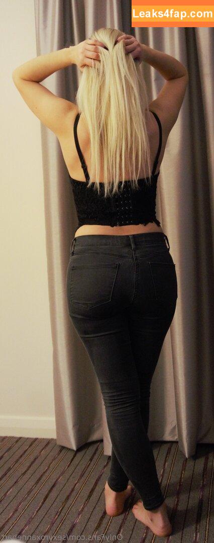 sexyroxannehart / nietroxanne leaked photo photo #0001