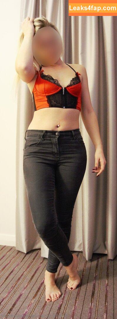 sexyroxannehart / nietroxanne leaked photo photo #0007