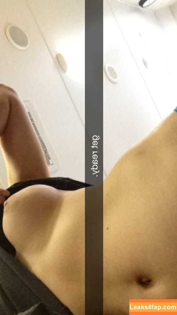 Shailene Woodley / camgurrrl leaked photo photo #0202