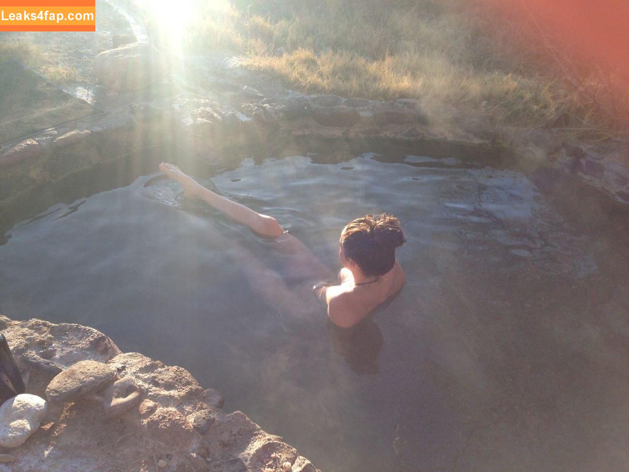 Shailene Woodley / camgurrrl leaked photo photo #0204