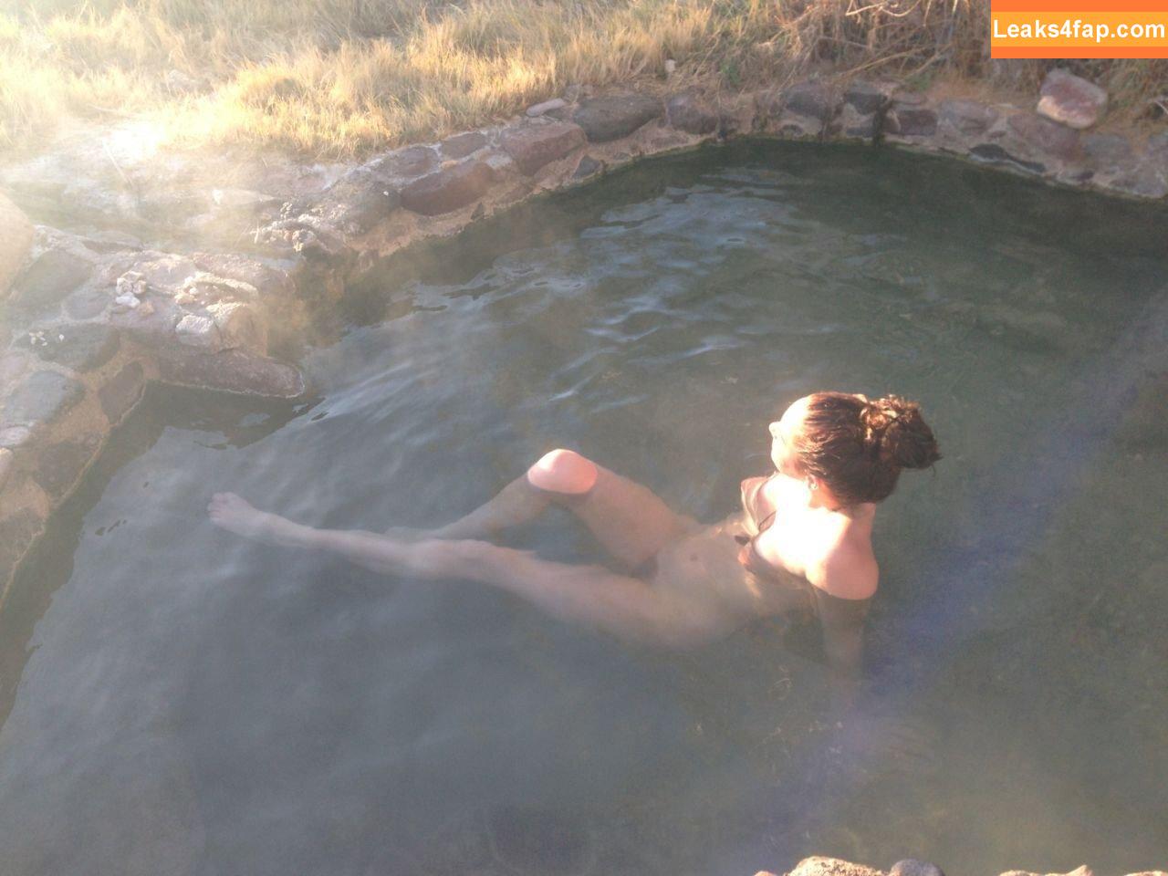 Shailene Woodley / camgurrrl leaked photo photo #0220