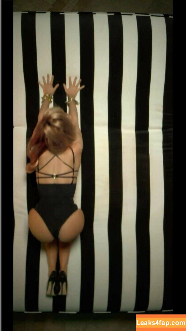 Shakira / shakkira leaked photo photo #0012