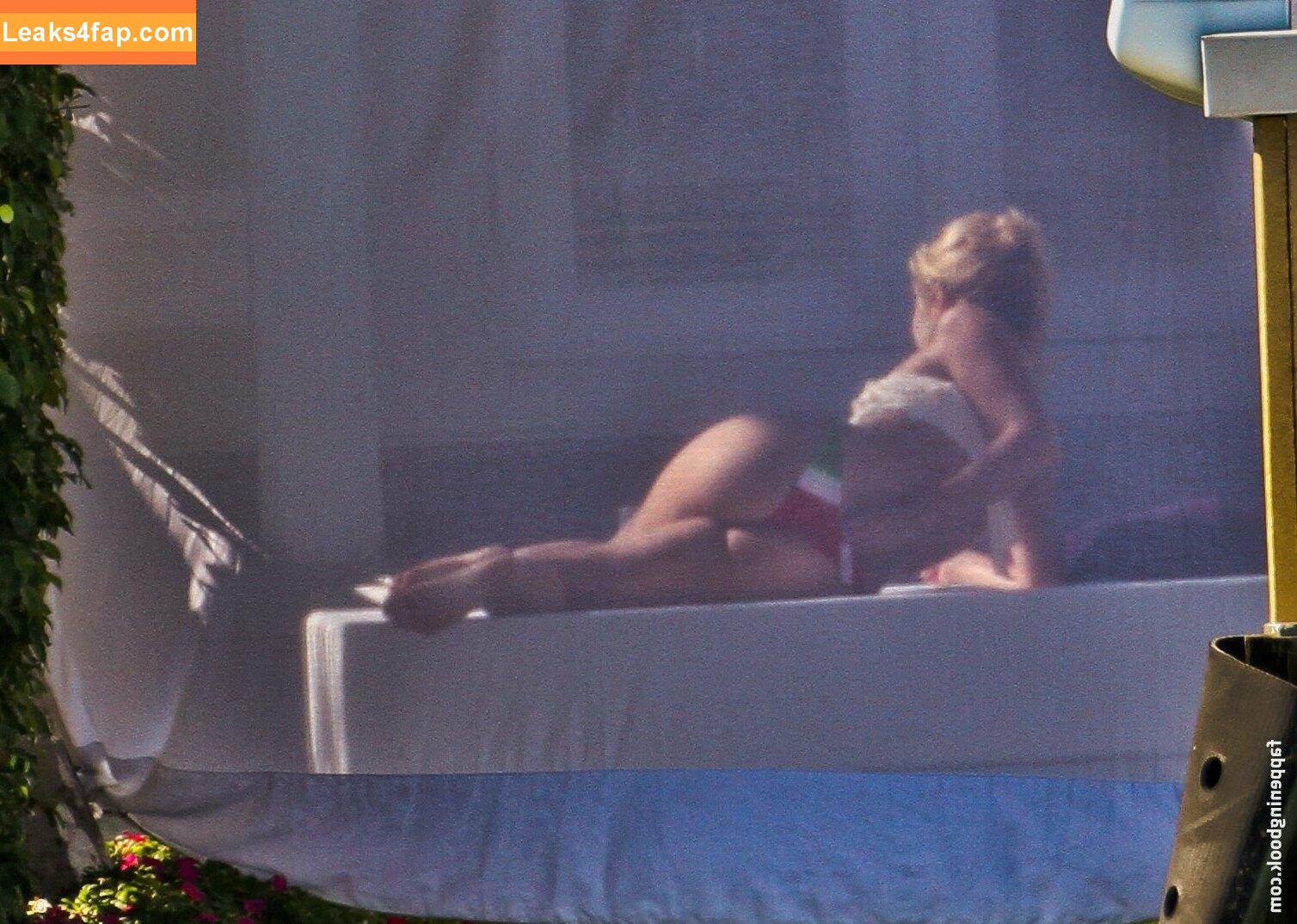 Shakira / shakkira leaked photo photo #0099