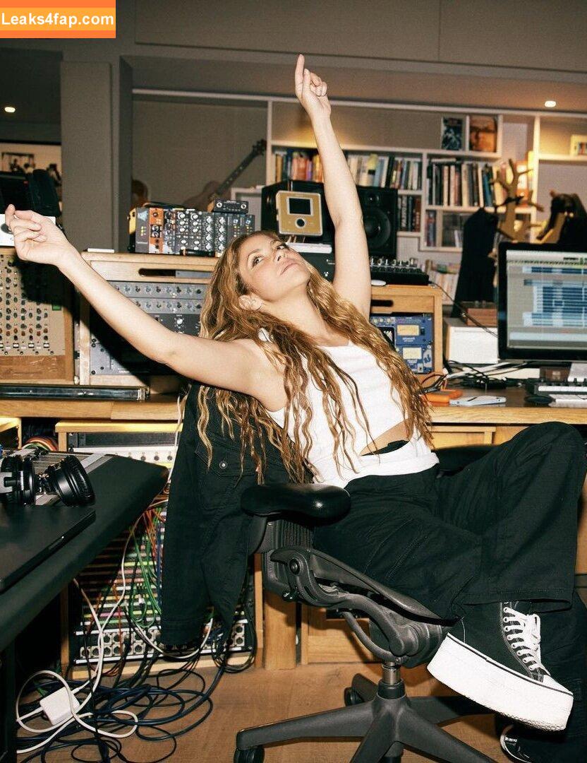 Shakira / shakkira leaked photo photo #0165