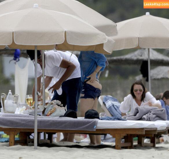 Shakira / shakkira leaked photo photo #0260