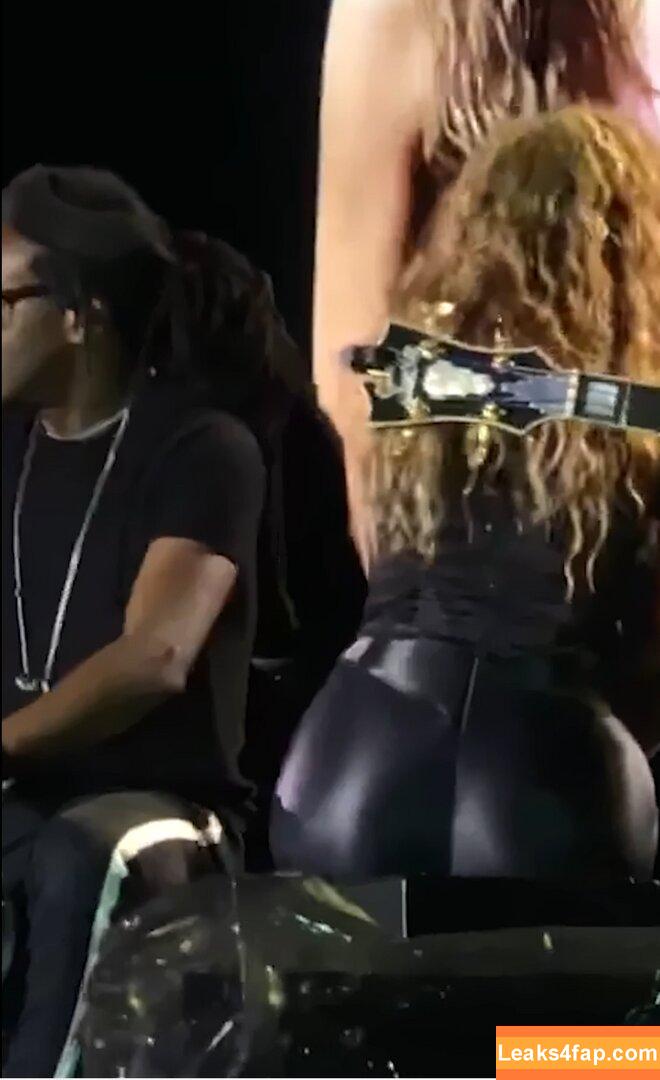 Shakira / shakkira leaked photo photo #0319