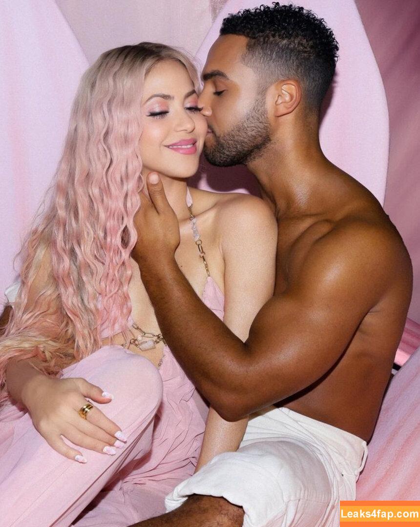 Shakira / shakirashakira слитое фото фото #0410