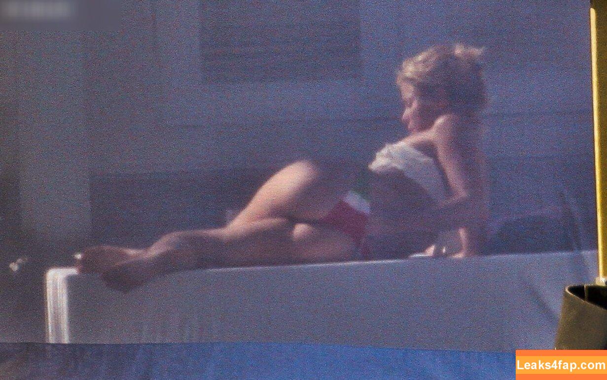 Shakira / shakkira leaked photo photo #0507