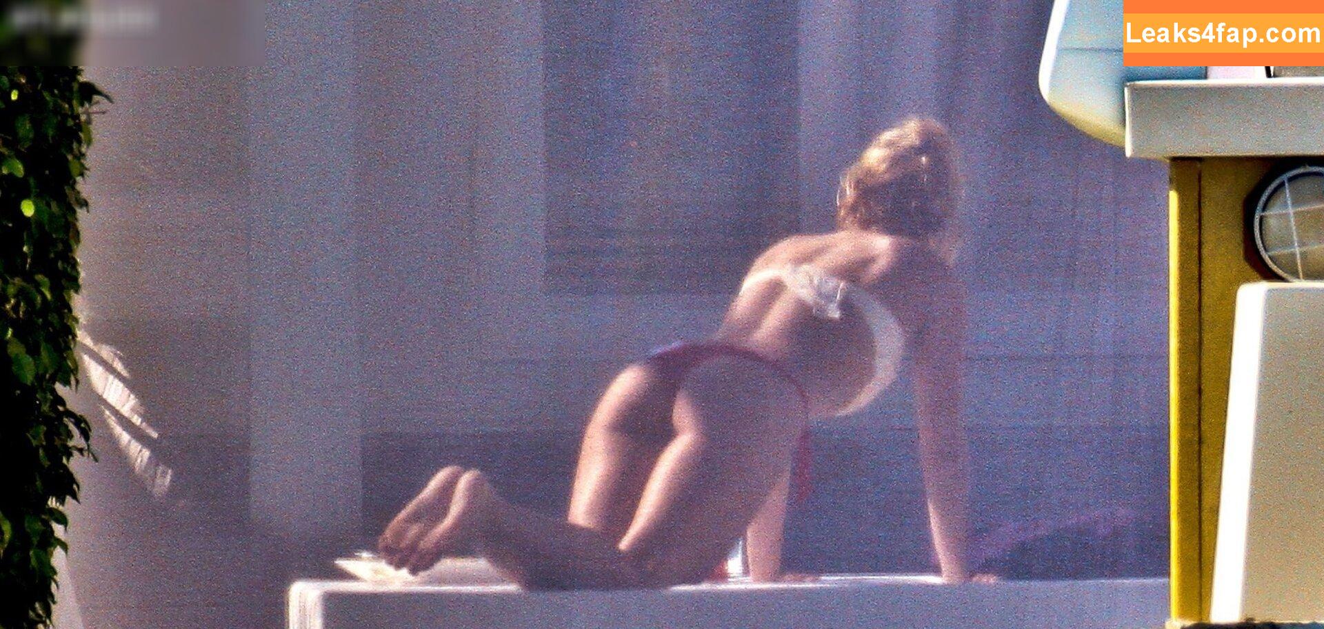 Shakira / shakkira leaked photo photo #0514