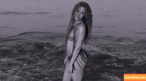 Shakira photo #0324