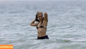 Shakira photo #0750