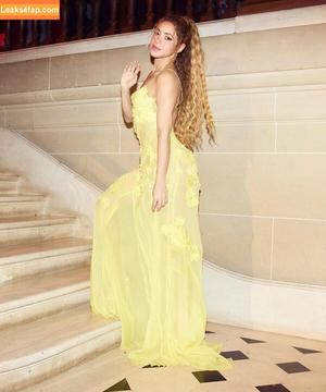 Shakira photo #1001