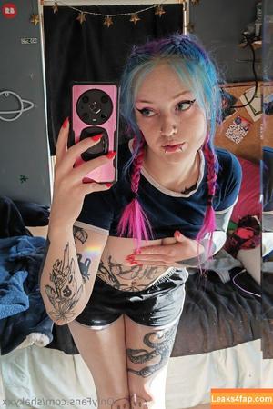 shakyxx photo #0157