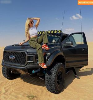 Shania Geiss photo #0009