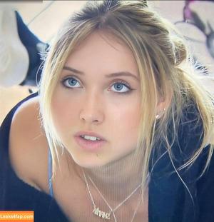 Shania Geiss photo #0094