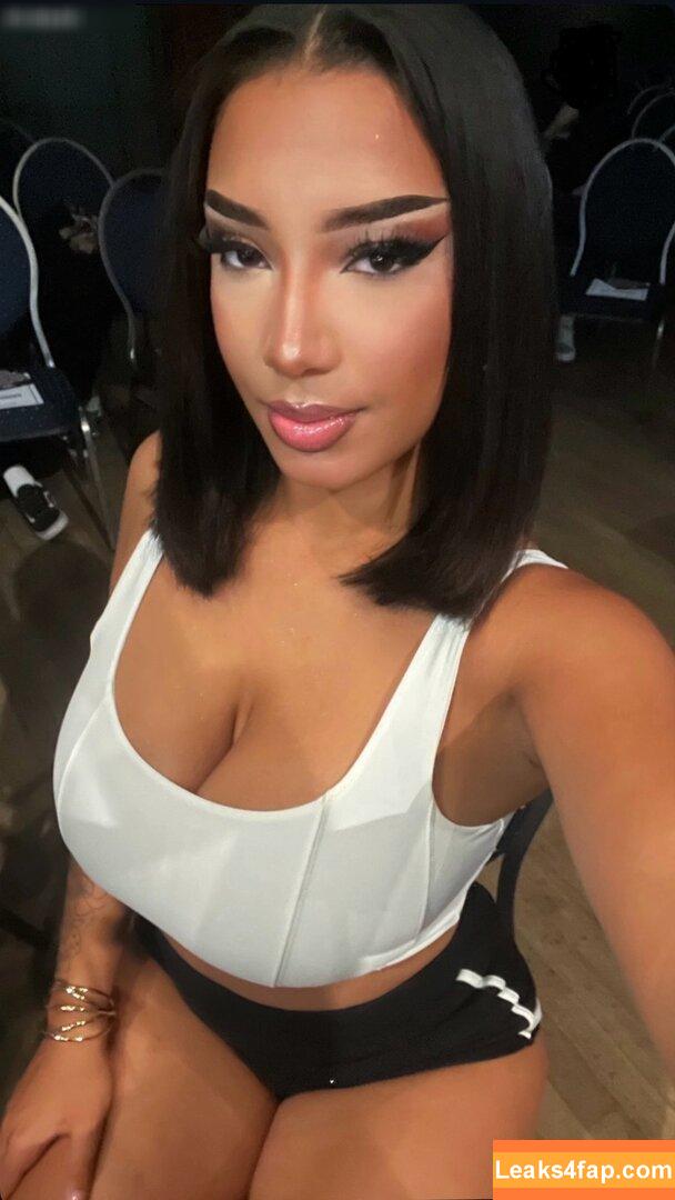 shaniaa.d1or /  leaked photo photo #0002