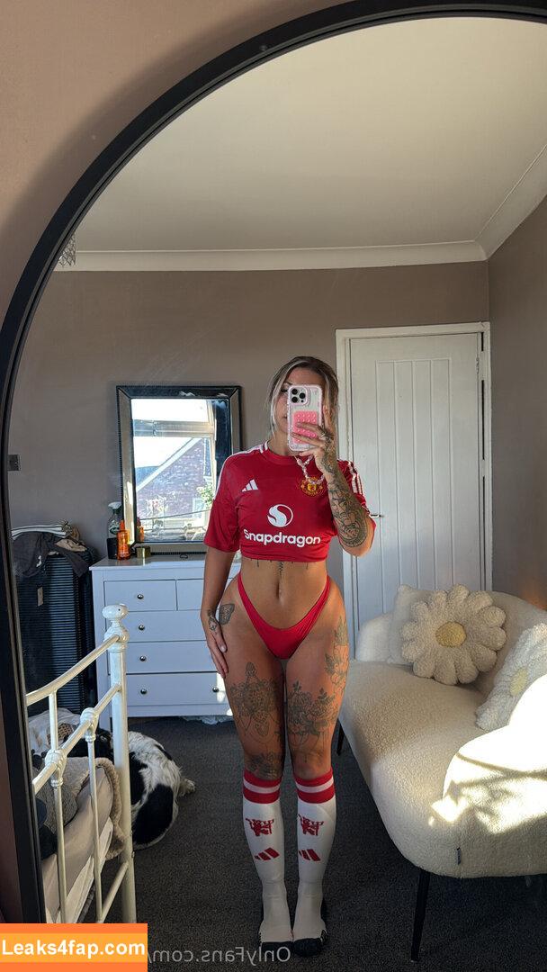 shaniahoward /  leaked photo photo #0017