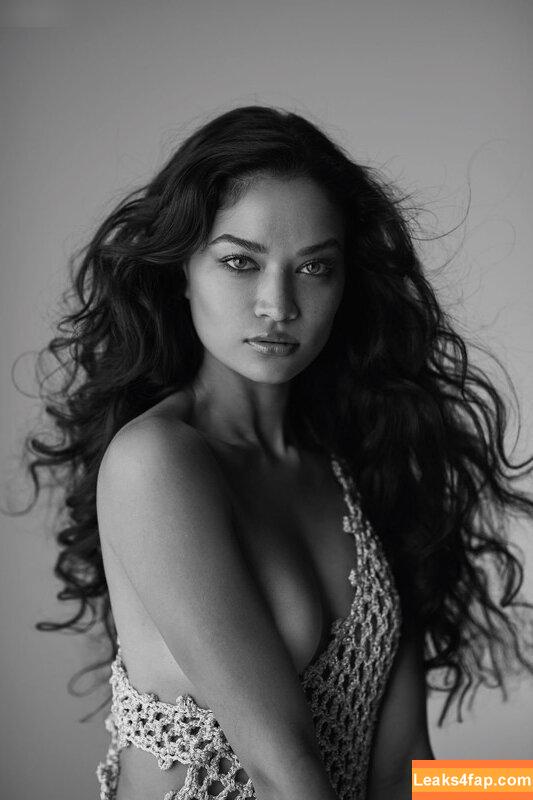 Shanina Shaik / shaninamshaik слитое фото фото #0085