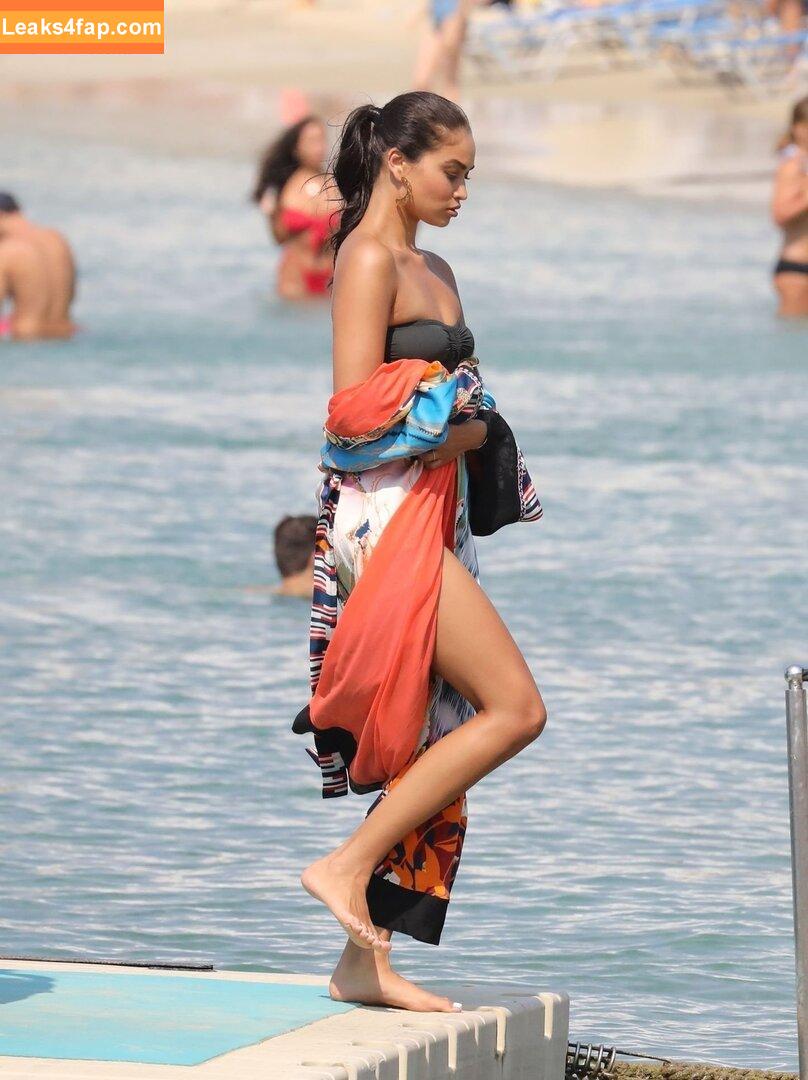 Shanina Shaik / shaninamshaik leaked photo photo #0359