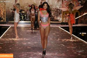 Shanina Shaik фото #0676
