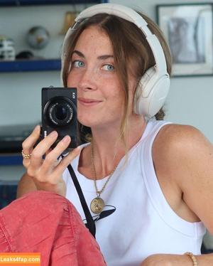 Shannon Fairweather фото #0007