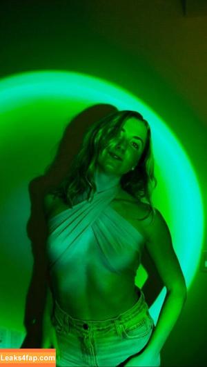 Shannon Fairweather photo #0040