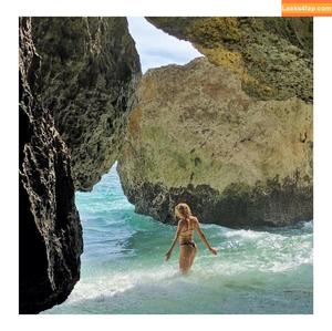 Shantel VanSanten photo #0001