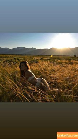 Shantel VanSanten photo #0111