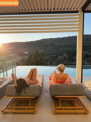 Shanti Tan photo #0298