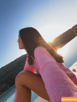 Shanti Tan photo #0300