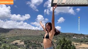 Shanti Tan photo #0310