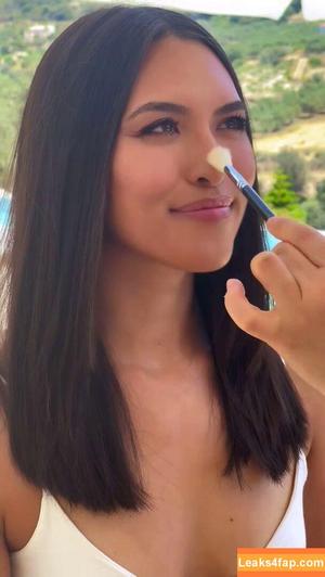 Shanti Tan photo #0324