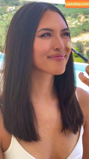 Shanti Tan photo #0325